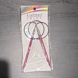 3 types of knitting needles